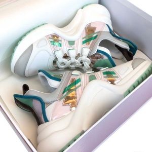 Louis Vuitton Archlight